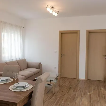 아파트 With Parking Spaces Kastel Novi, - 22378 Kaštela